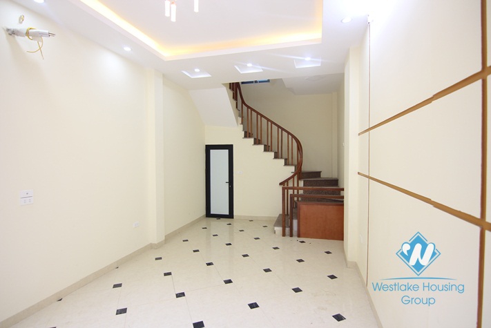 Unfurnished 6 storeys house for lease in Ba Dinh district